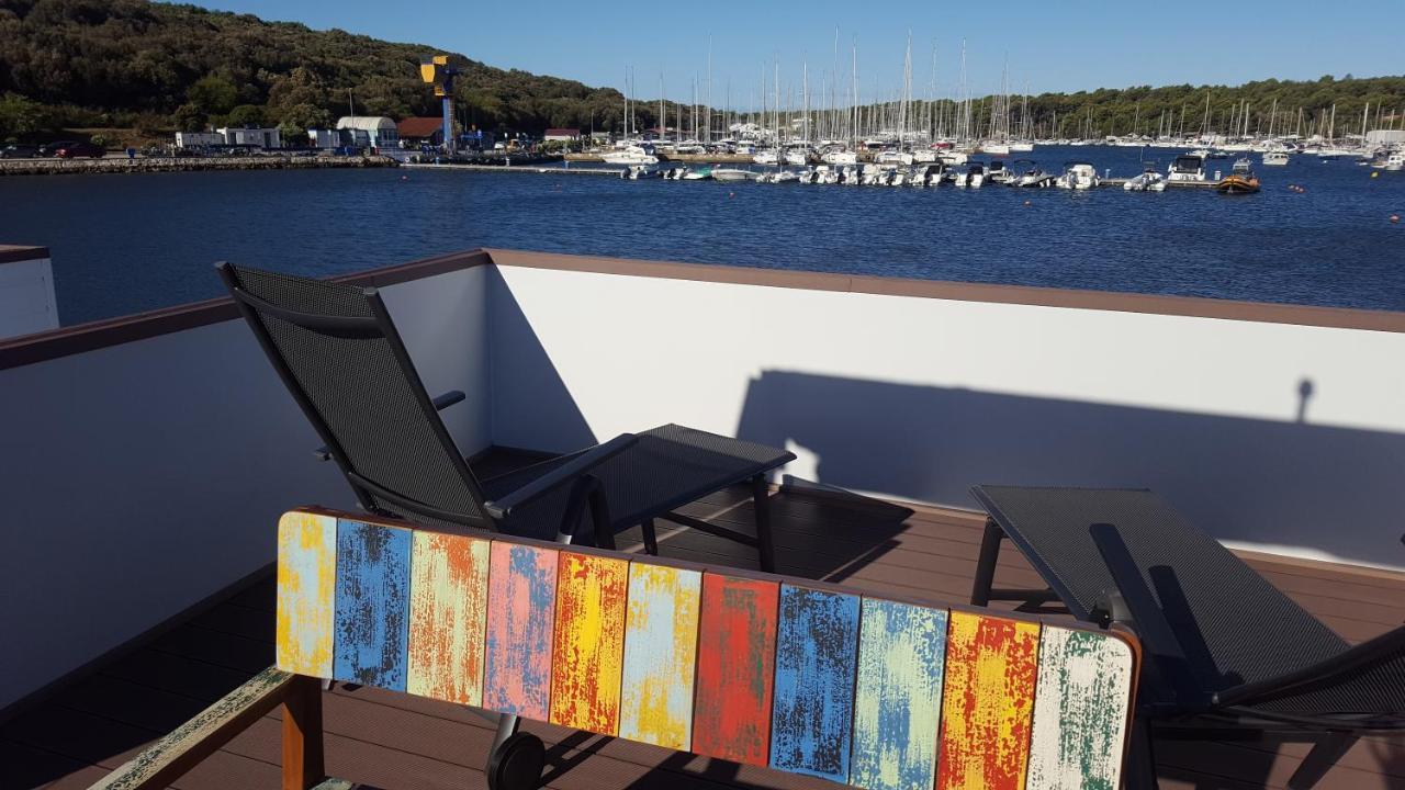 Villa House Boat - Floating House Astrid à Pula Extérieur photo