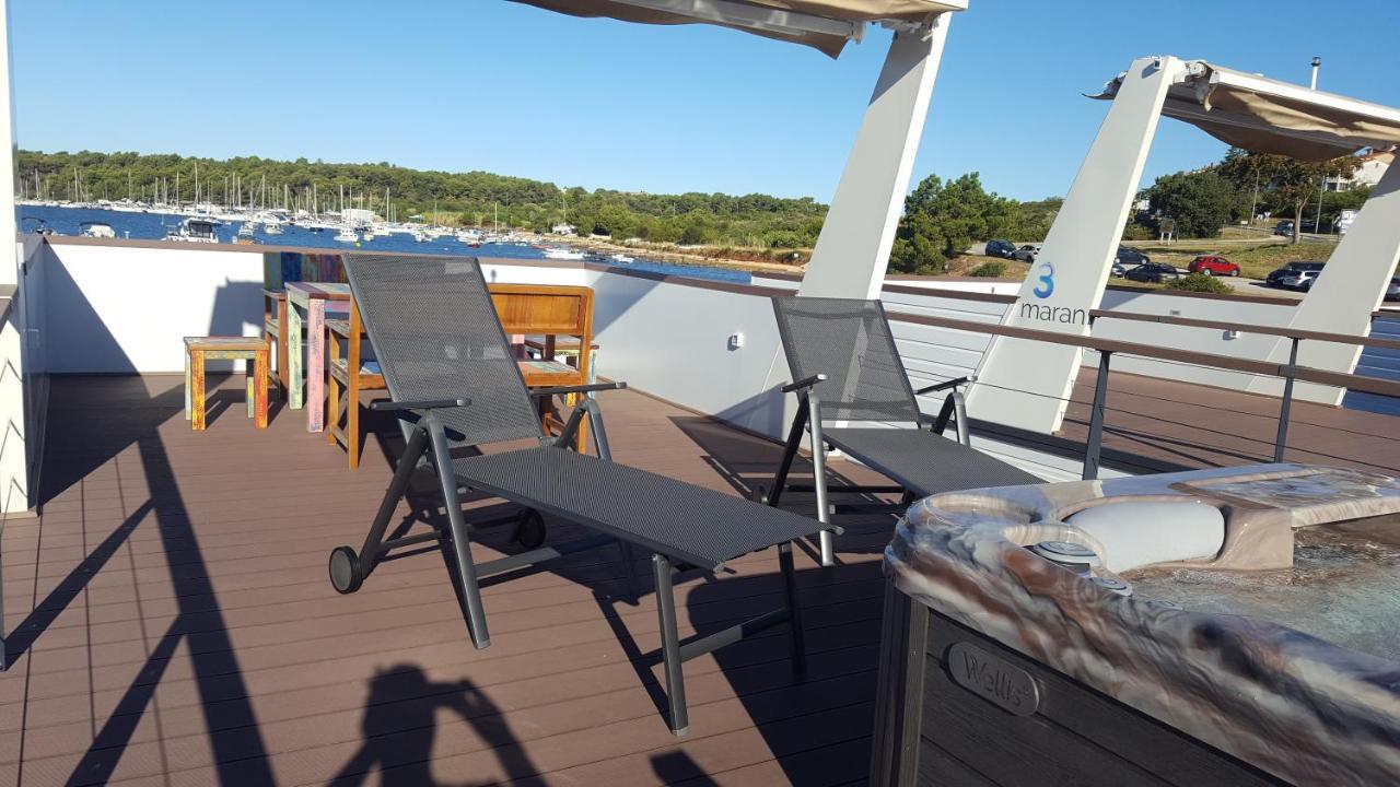 Villa House Boat - Floating House Astrid à Pula Extérieur photo